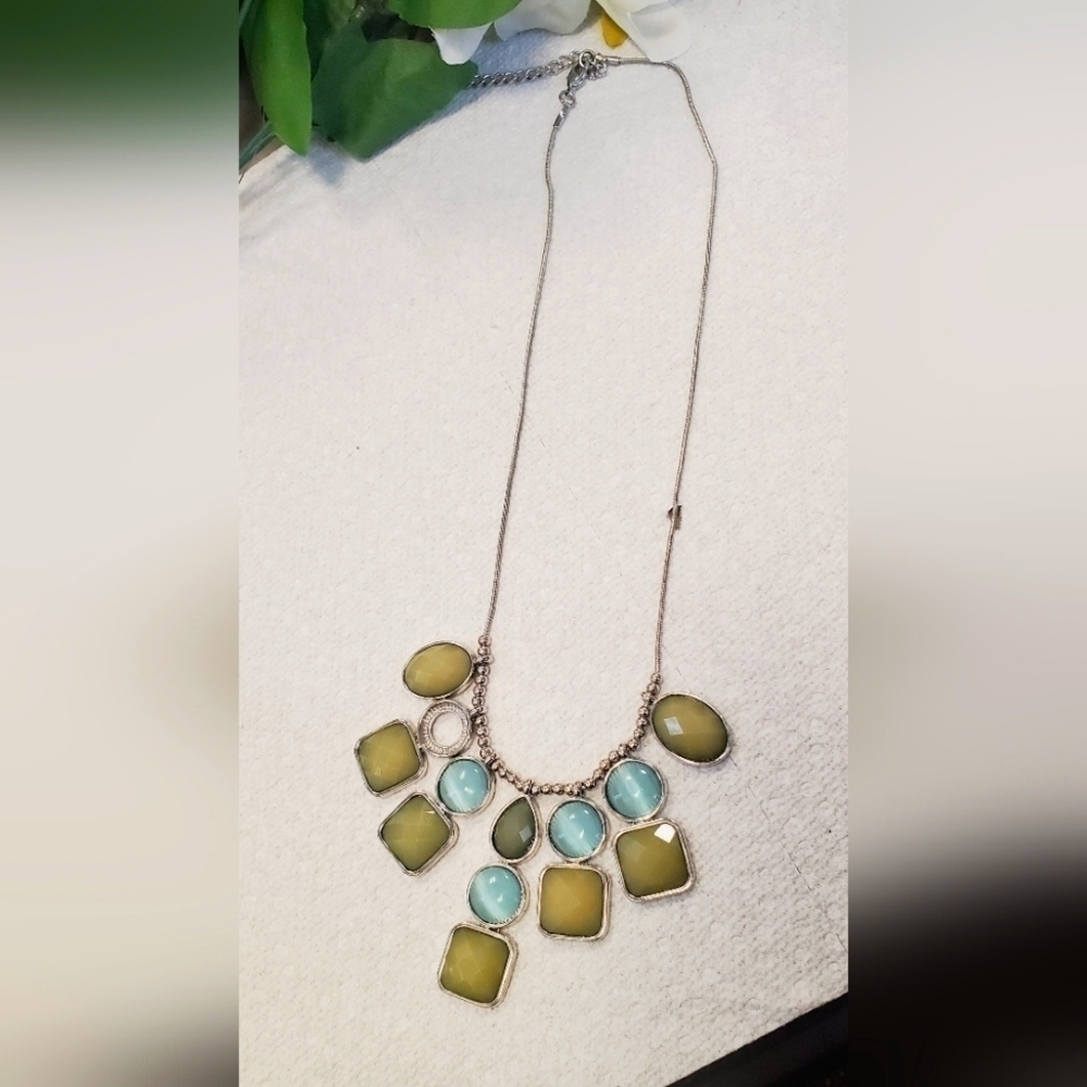 Green-Blue Acrylic Bead Necklace (Square Round Teardrop design) 🌴